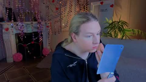 jes_solar online show from February 26, 10:31 pm