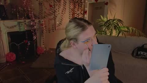 jes_solar online show from February 27, 10:54 pm