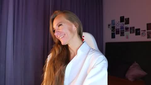 Snapshot of jesica_moon_peachy chatting on September 18, 1:40 am jesica_moon_peachy online show from September 18, 1:40 am