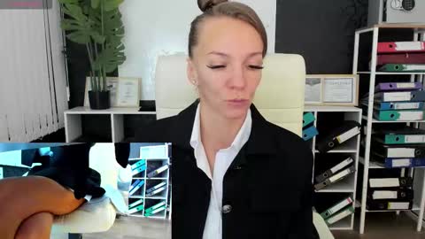 Snapshot of jesica_moon_peachy chatting on September 19, 1:29 am jesica_moon_peachy online show from September 19, 1:29 am