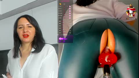 Snapshot of jess_benz chatting on December 25, 5:37 am Jessica online show from December 25, 5:37 am