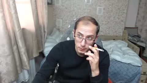 Snapshot of jess_nest chatting on October 3, 9:39 am Jess online show from October 3, 9:39 am