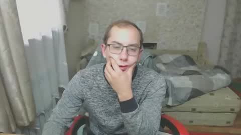 Snapshot of jess_nest chatting on October 21, 6:58 am Jess online show from October 21, 6:58 am