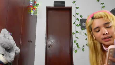 Snapshot of jess_sweett chatting on May 29, 5:00 pm Jessica online show from May 29, 5:00 pm
