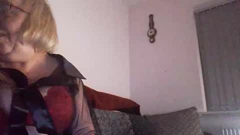 jessandsilverfox69 online show from April 1, 7:33 pm