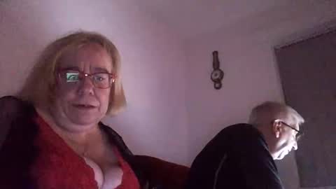 jessandsilverfox69 online show from April 11, 9:30 pm