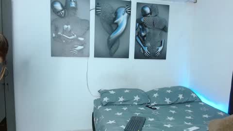 Snapshot of jessdant_luv chatting on December 11, 6:36 am Hello we are Jesse and Dante. online show from December 11, 6:36 am