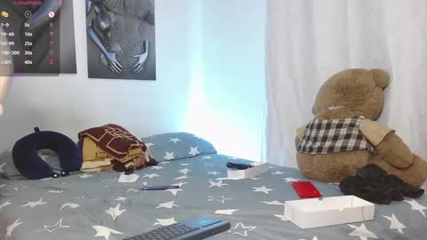 Snapshot of jessdant_luv chatting on February 22, 5:23 am Hello we are Jesse and Dante. online show from February 22, 5:23 am