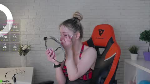 jessefost online show from April 4, 4:33 am