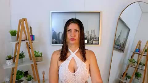 Snapshot of jessey_adams chatting on February 17, 10:45 am bella adams online show from February 17, 10:45 am