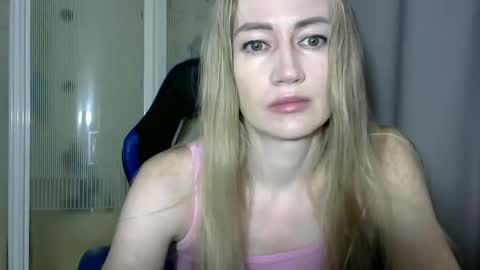 Snapshot of jessfox1 chatting on December 30, 10:01 pm JessFox1 online show from December 30, 10:01 pm