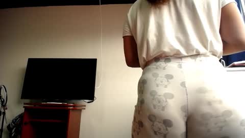 Snapshot of jessi_4 chatting on February 16, 6:26 pm Yessik Rodriguez online show from February 16, 6:26 pm