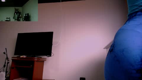 Snapshot of jessi_4 chatting on March 17, 6:11 pm Yessik Rodriguez online show from March 17, 6:11 pm