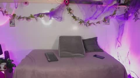 Snapshot of jessi_alex chatting on October 13, 11:10 am Jessi Alex online show from October 13, 11:10 am