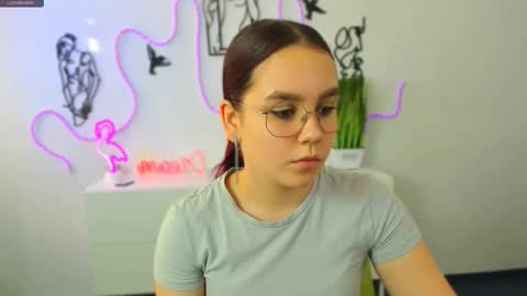 Snapshot of jessi_lady1 chatting on March 14, 6:52 am jessi lady1 online show from March 14, 6:52 am