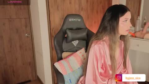 Snapshot of jessica__04 chatting on March 17, 1:54 am jessica__04 online show from March 17, 1:54 am