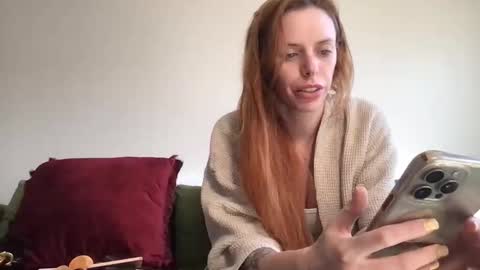Snapshot of jessica_aaren chatting on April 4, 5:32 pm Jessica Aaren online show from April 4, 5:32 pm