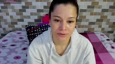 jessimodel independient online show from May 5, 8:39 pm