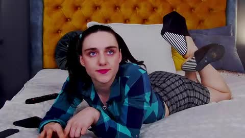 Snapshot of jessica_whitte_ chatting on April 10, 3:45 am Jessica White online show from April 10, 3:45 am