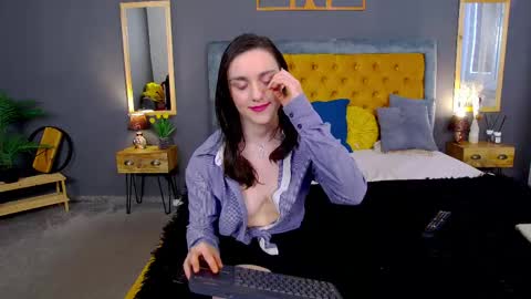 Snapshot of jessica_whitte_ chatting on May 18, 4:18 am Jessica White online show from May 18, 4:18 am
