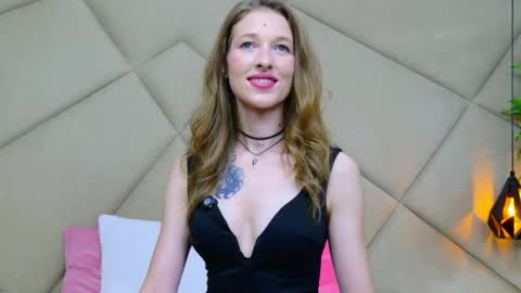 Snapshot of jessicagibson chatting on April 23, 7:38 pm Jessica online show from April 23, 7:38 pm
