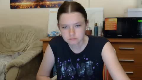 jessicaholland1 online show from June 23, 7:01 pm