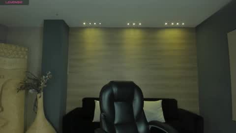 Snapshot of jessicawilliams1 chatting on September 30, 10:09 am JESS online show from September 30, 10:09 am