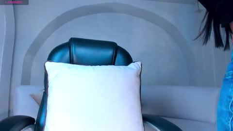 Snapshot of jessicawilliams1 chatting on October 6, 9:40 am JESS online show from October 6, 9:40 am