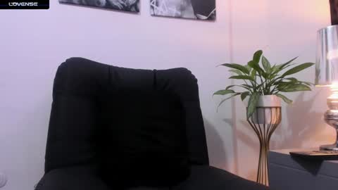 Snapshot of jessid_cutson chatting on December 27, 9:32 pm Jessid online show from December 27, 9:32 pm