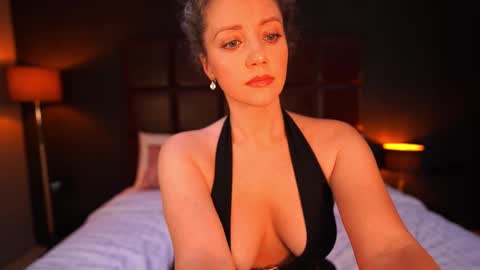 Snapshot of jessideen chatting on November 22, 4:00 am Jessica online show from November 22, 4:00 am