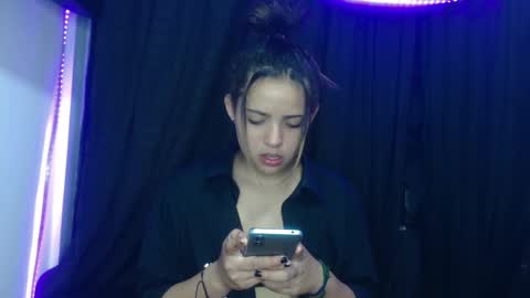 Snapshot of jessie_wild chatting on January 15, 3:00 am jessie_wild online show from January 15, 3:00 am