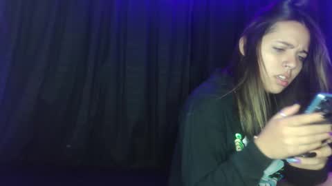 Snapshot of jessie_wild chatting on January 25, 3:51 am jessie_wild online show from January 25, 3:51 am