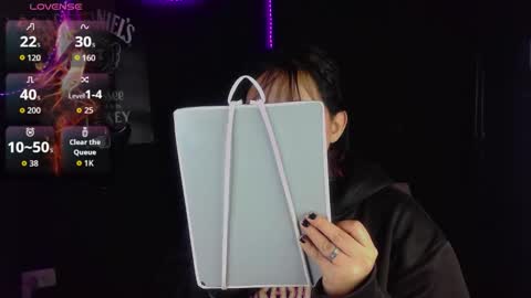 Snapshot of jessie_wild chatting on October 19, 5:30 am jessie_wild online show from October 19, 5:30 am