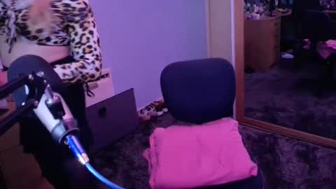Snapshot of jessiessicaxx chatting on December 15, 4:04 pm Jessiessicaxx online show from December 15, 4:04 pm