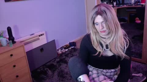 Snapshot of jessiessicaxx chatting on December 20, 10:11 pm Jessiessicaxx online show from December 20, 10:11 pm