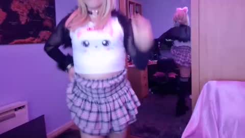 Snapshot of jessiessicaxx chatting on February 11, 5:05 am Jessiessicaxx online show from February 11, 5:05 am