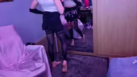 Snapshot of jessiessicaxx chatting on February 16, 11:59 am Jessiessicaxx online show from February 16, 11:59 am