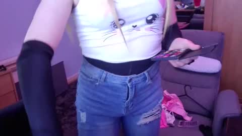 Snapshot of jessiessicaxx chatting on March 9, 3:54 am Jessiessicaxx online show from March 9, 3:54 am