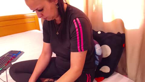 jessiestar3 online show from March 18, 12:19 pm