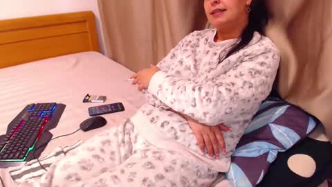 jessiestar3 online show from March 21, 2:31 pm