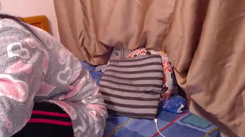 jessiestar3 online show from May 13, 4:37 pm