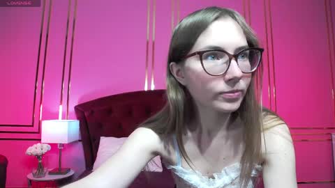 JessieStarrr online show from April 2, 5:10 pm
