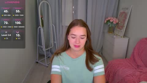 Snapshot of jessiestarz chatting on November 18, 2:43 pm Jessi online show from November 18, 2:43 pm