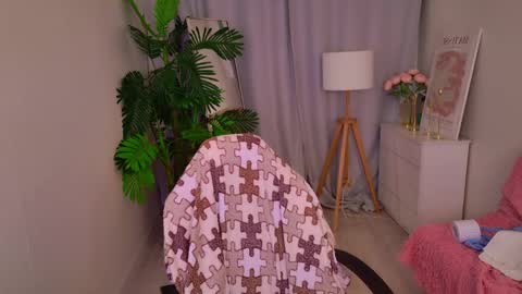 Jessi online show from June 7, 1:59 pm
