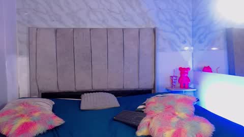 JESS online show from December 3, 4:47 am