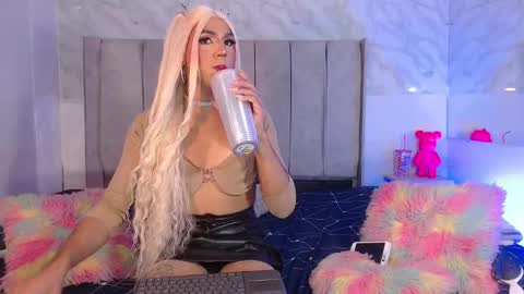 JESS online show from December 4, 8:23 am