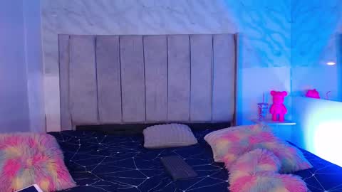 JESS online show from December 7, 5:04 am