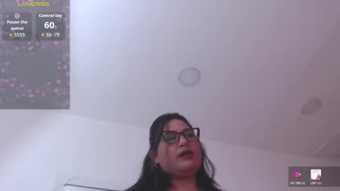 paola online show from March 30, 1:12 pm