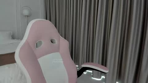    online show from September 18, 2:08 pm