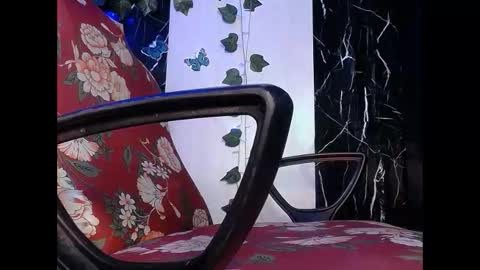 Snapshot of jessy_hot22_ chatting on April 10, 2:17 am jessy hot22 online show from April 10, 2:17 am